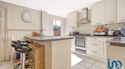 3 bedroom Semi detached house in Romford (RM7)