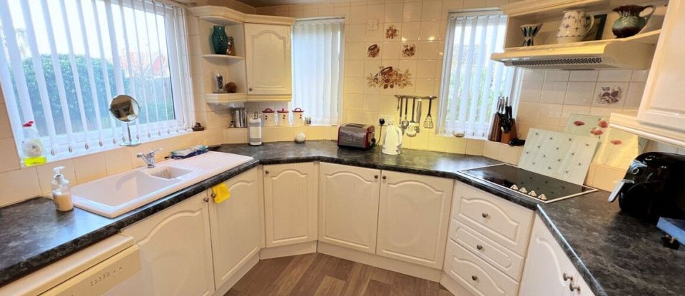 3 bedroom Detached house in Brierley Hill (DY5)