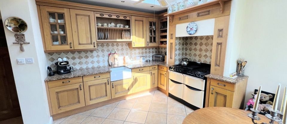 3 bedroom Detached house in Kingswinford (DY6)
