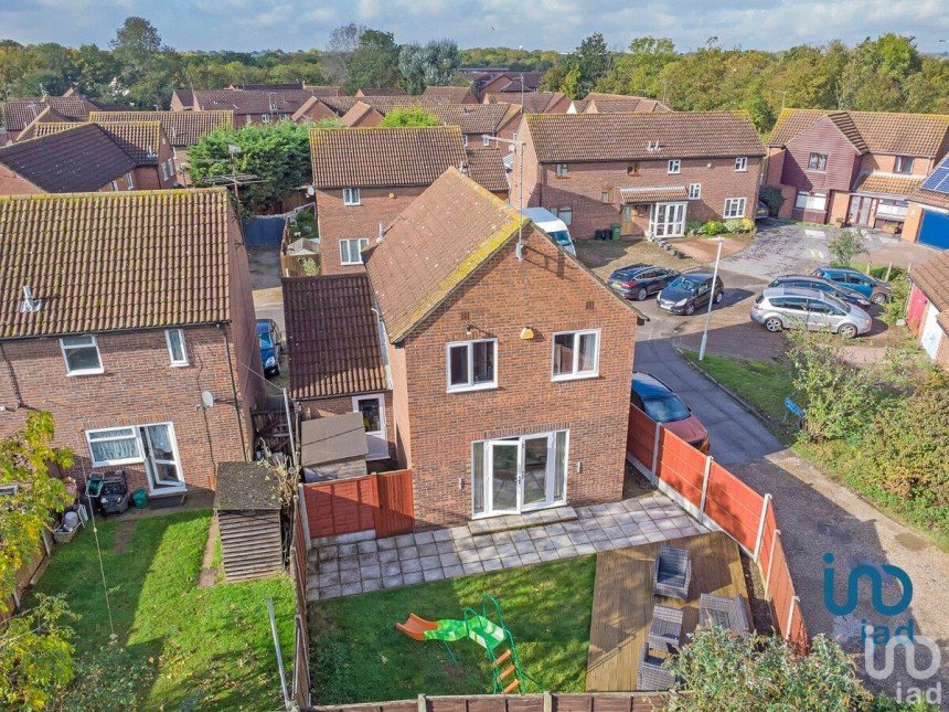 3 bedroom Detached house in Basildon (SS13)