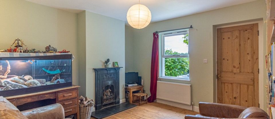 4 bedroom Semi detached house in - (CB11)