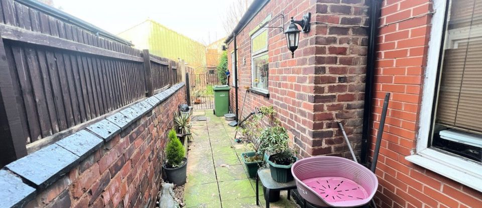 3 bedroom End of terrace house in Brierley Hill (DY5)