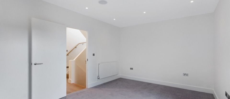 4 bedroom Town house in London (E3)