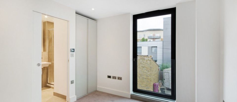 4 bedroom Town house in London (E3)