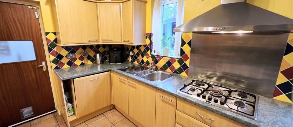 3 bedroom Semi detached house in Brierley Hill (DY5)