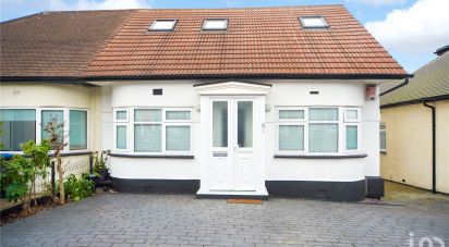 4 bedroom Semi detached house in London (NW9)
