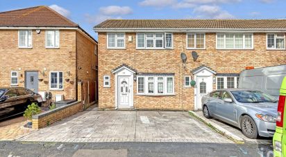 3 bedroom End of terrace house in Romford (RM7)