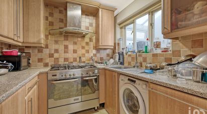 3 bedroom End of terrace house in Romford (RM7)