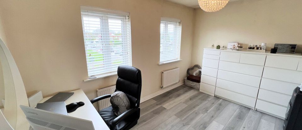 3 bedroom Town house in Kingswinford (DY6)