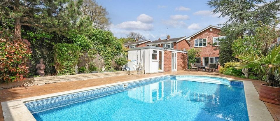 4 bedroom Detached house in Leigh-on-Sea (SS9)