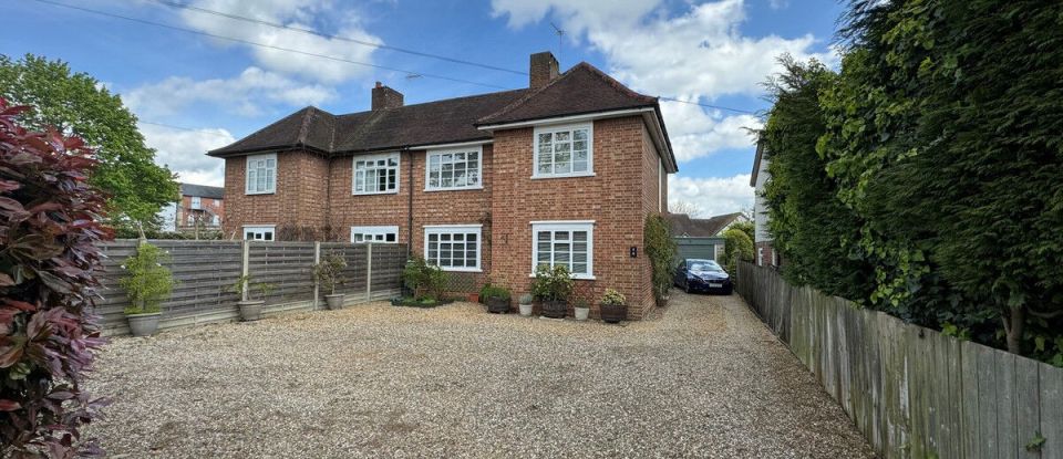 3 bedroom Semi detached house in Stansted (CM24)